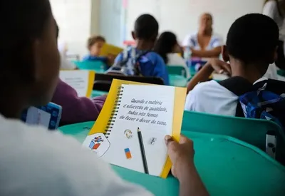 Pisa 2025 mostra avanço do Brasil em ciências e menor distância da OCDE