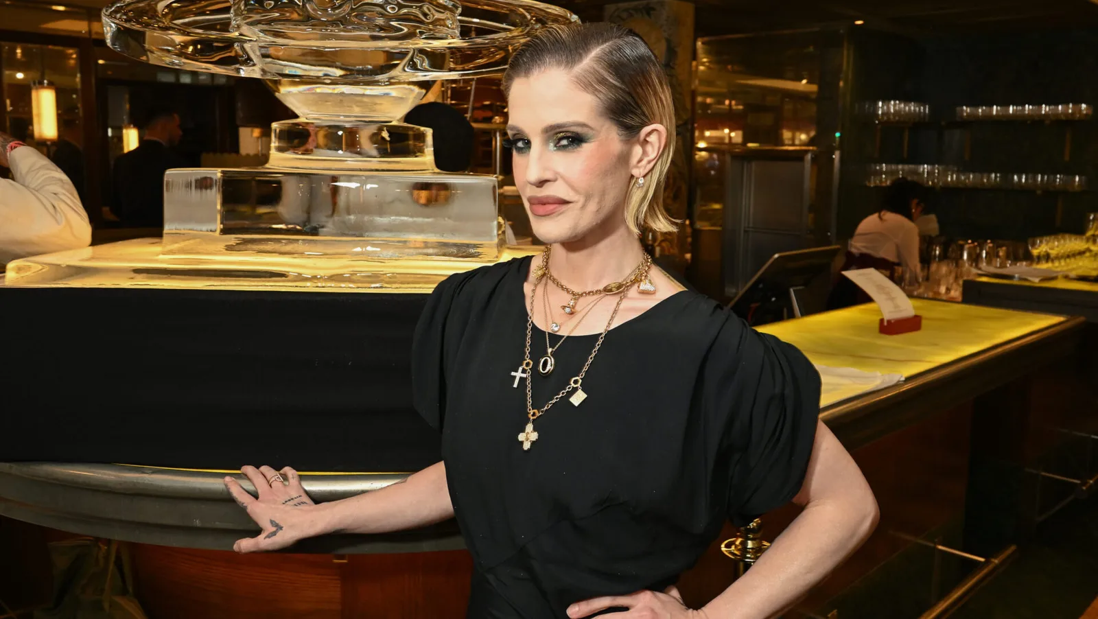 Kelly Osbourne se distancia de posicionamento político de Sharon