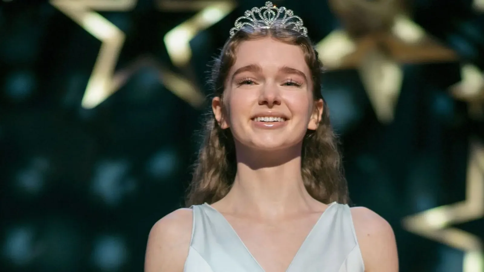 Série Carrie leva protagonista à escola pela primeira vez e muda final da história