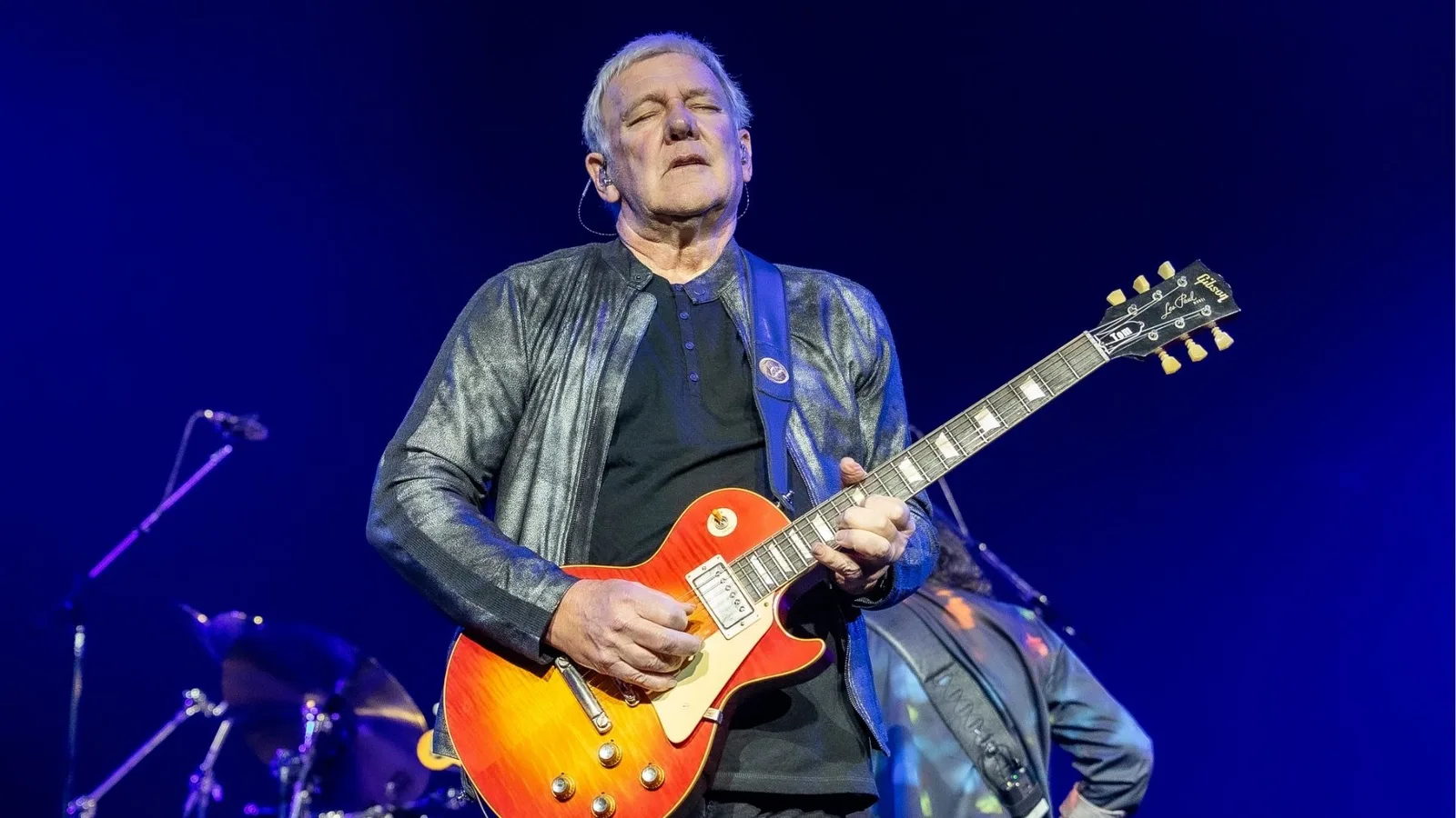 Alex Lifeson revela os cinco discos que formaram seu estilo na guitarra
