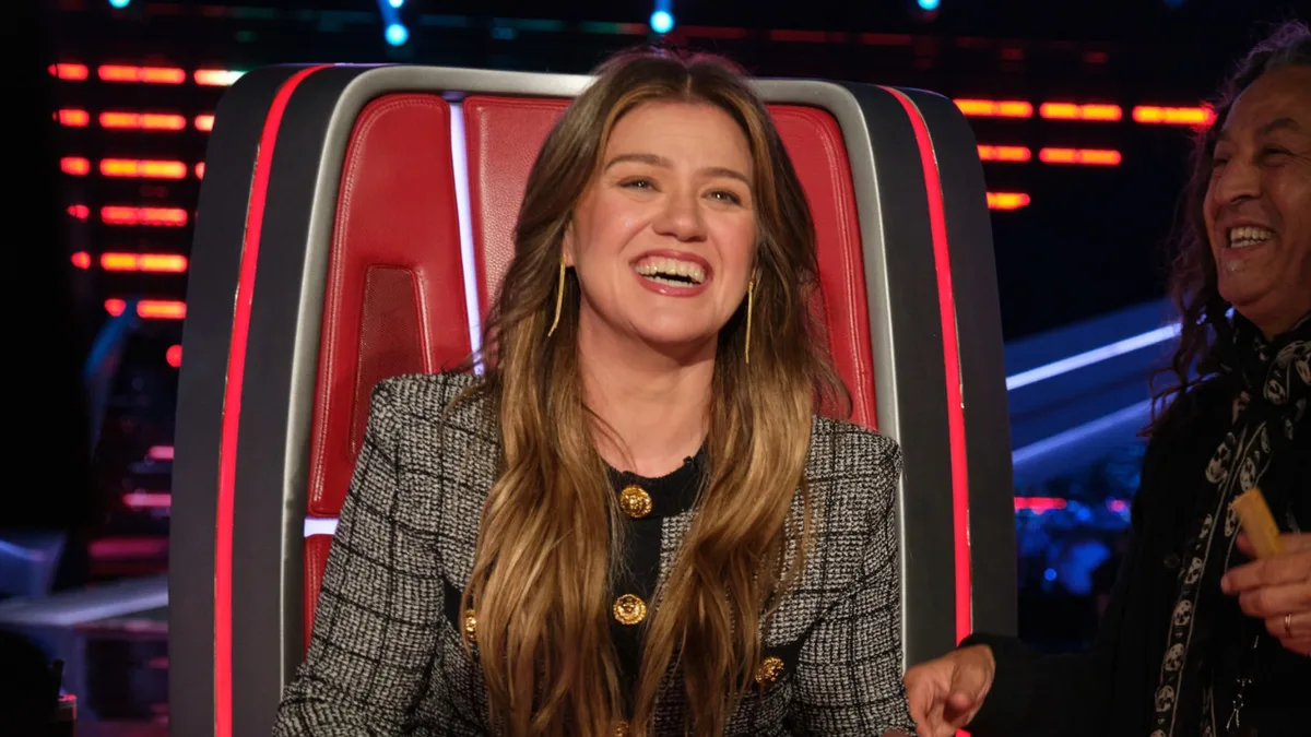 Kelly Clarkson explica por que Love Me Like a Man faz parte do banho