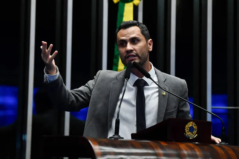 Republicanos barra Cleitinho por causa de vídeo espírita e porque ele atrapalha partido