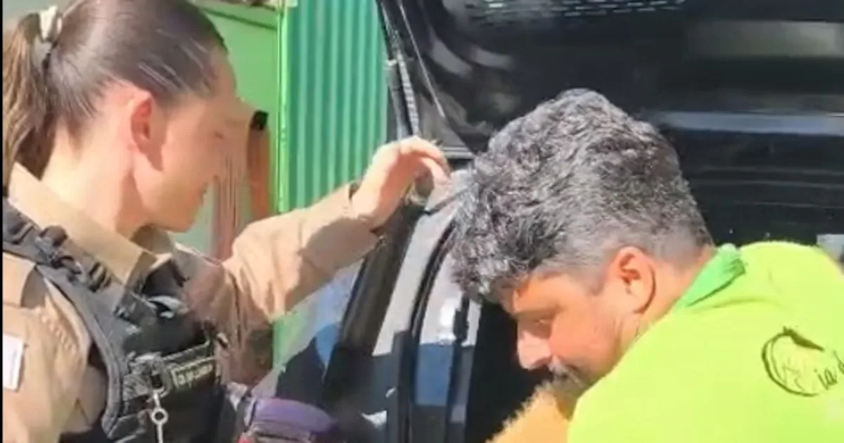Idoso é detido em Várzea da Palma após denúncia de violência contra cadela