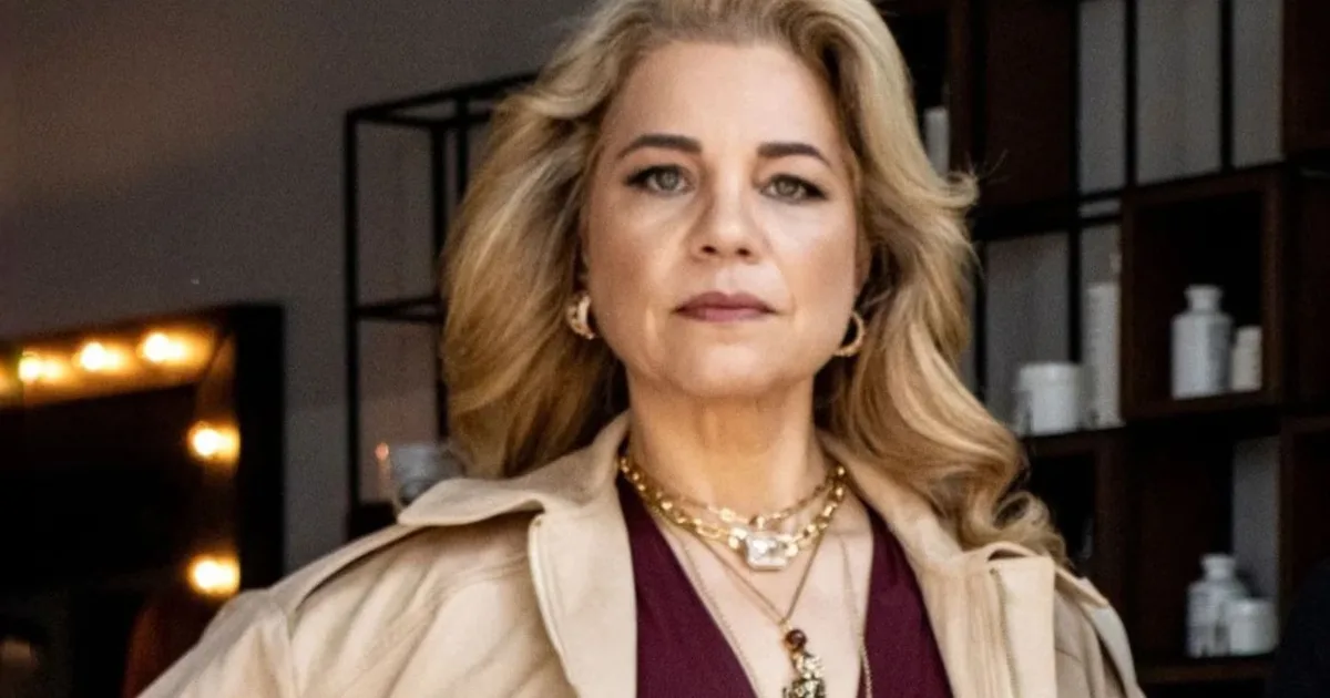 Documento encontrado por César pode mudar o destino de Adriana em Quem Ama Cuida