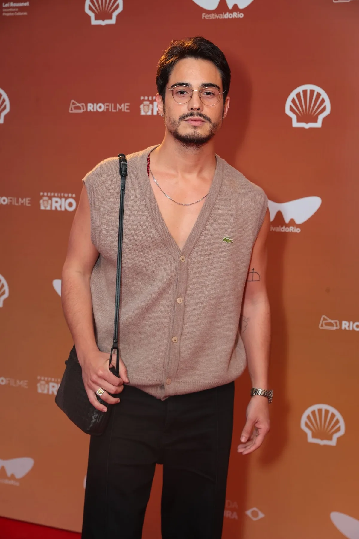 Danilo Mesquita comenta discrição no namoro com Anitta