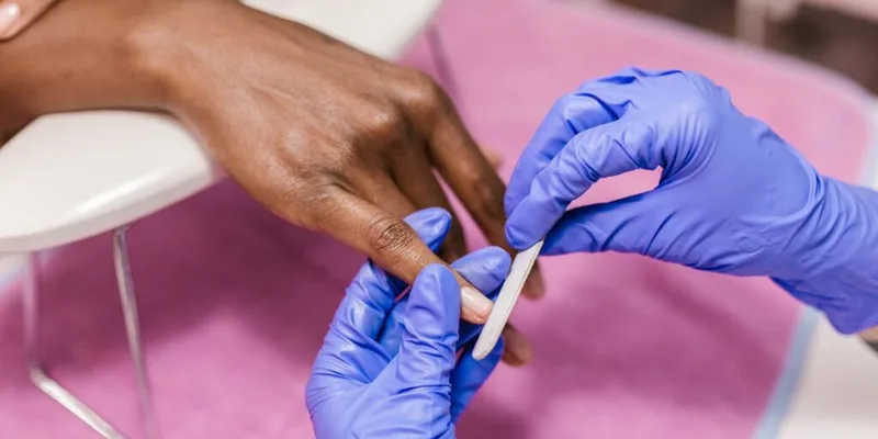 Como prolongar a durabilidade da unha em gel no dia a dia