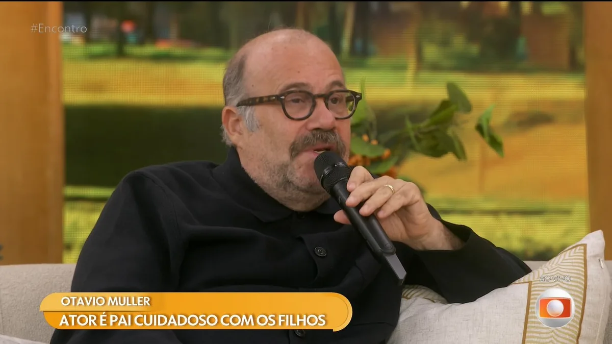 Otávio Müller destaca laços com filhos, netos e Rômulo Arantes Neto