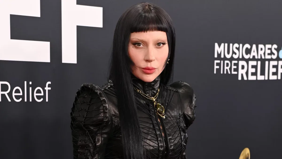 Lady Gaga enfrentou dificuldades físicas e emocionais ao tentar ser mãe