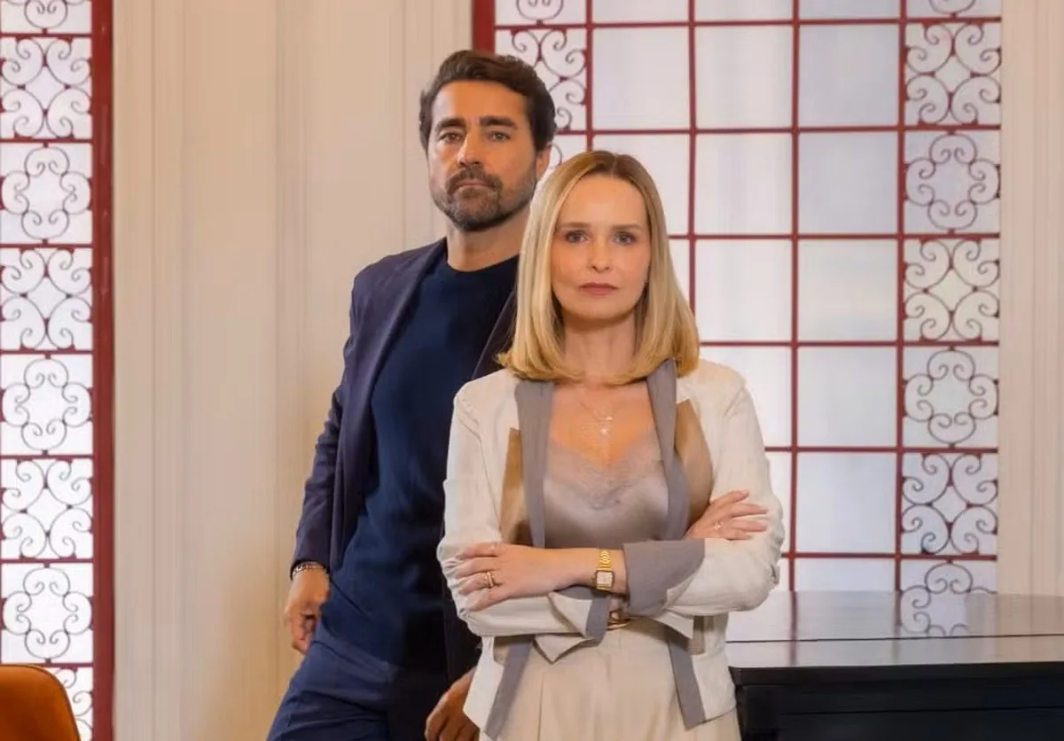 Globoplay estreia novelinha sobre mulher manipulada pelo marido