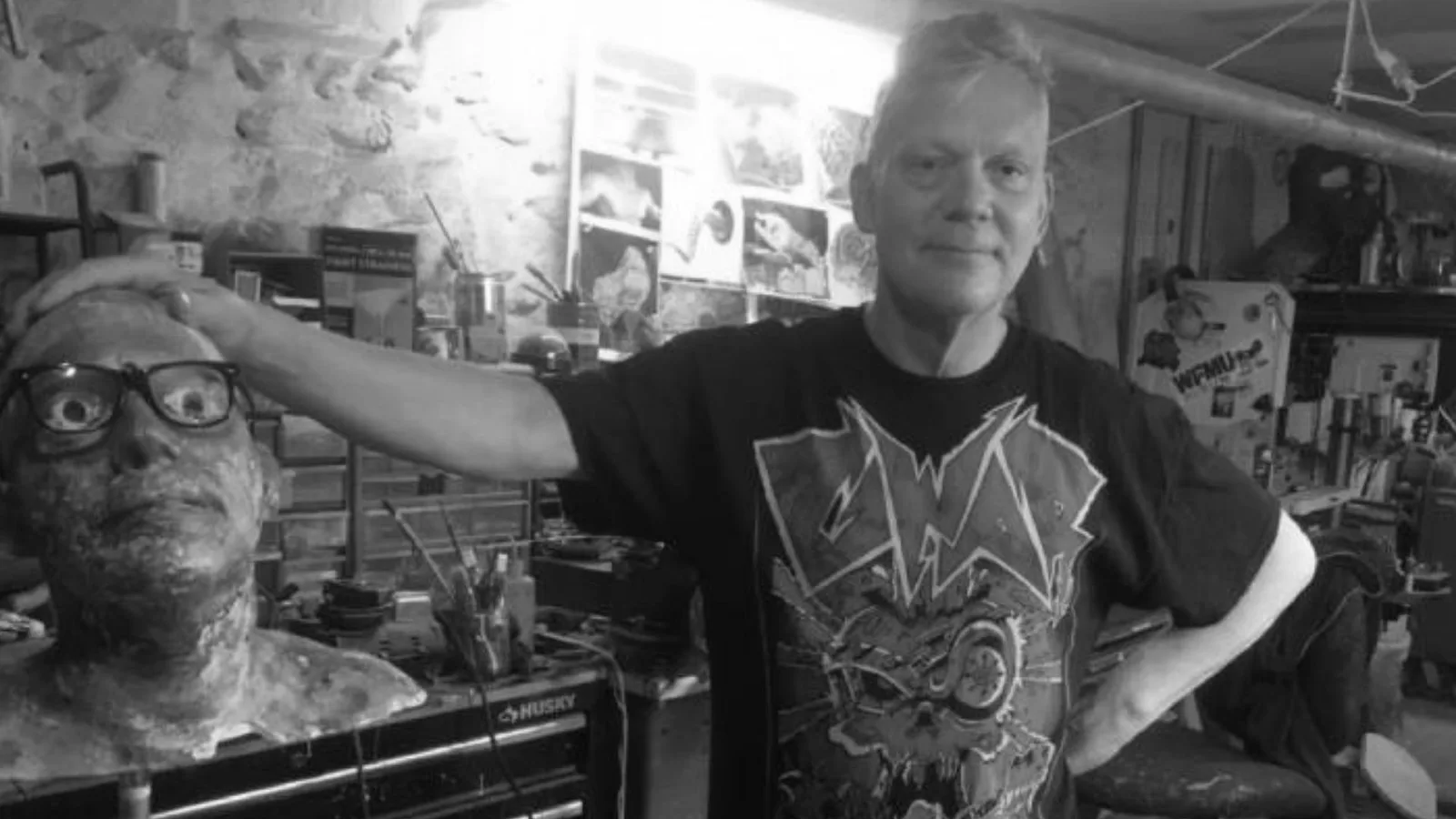 Chuck Varga, voz e personagem marcante do GWAR, morre aos 68 anos