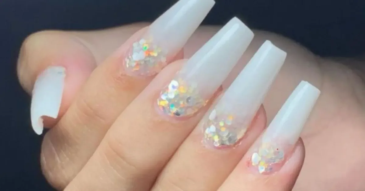Três formatos de unhas que criam efeito de mãos mais alongadas