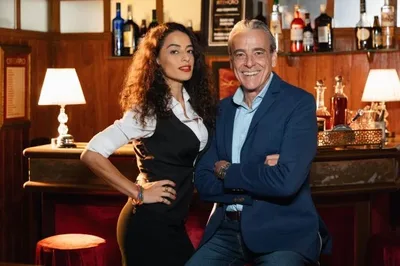 Lyris toma a iniciativa e beija Ulisses após declaração em Quem Ama Cuida