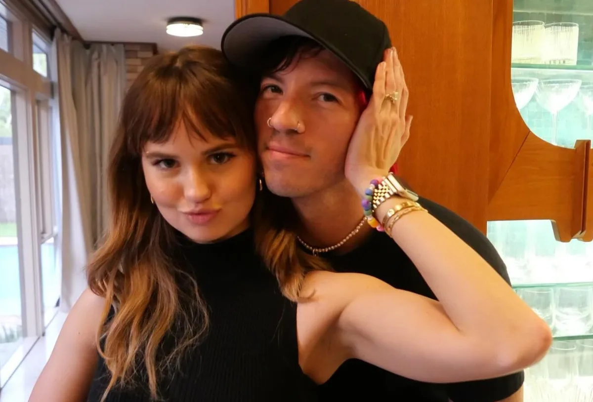 Josh Dun e Debby Ryan organizaram casamento em 28 dias após pedido na Nova Zelândia