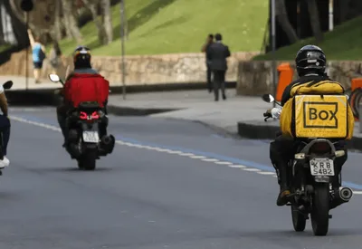 Motoristas de aplicativo trabalham mais horas e ganham menos por hora, aponta Pnad