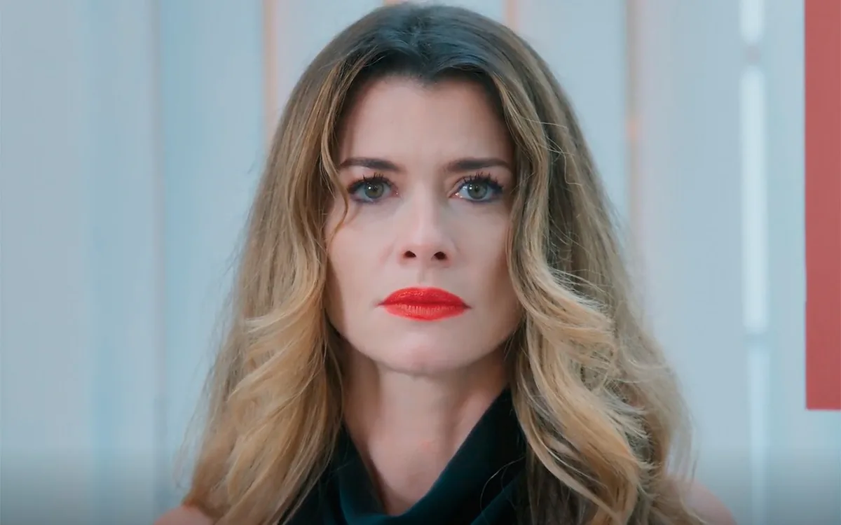Gabriel surpreende Vanessa ao destacar Isabela em evento do hospital