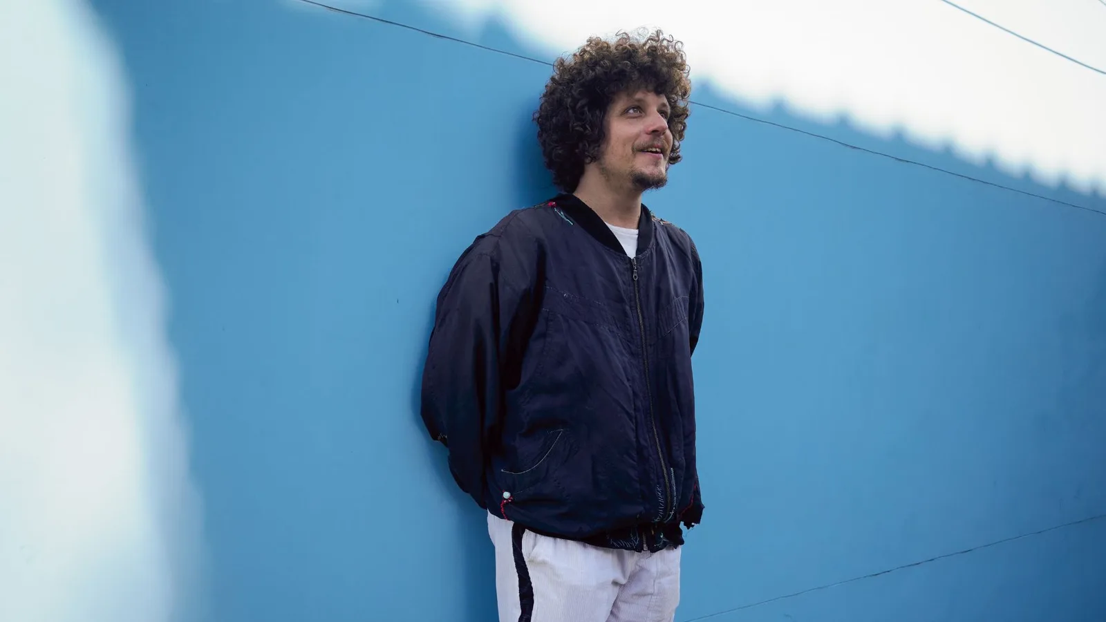 Chico Chico fala sobre influências e o jeito de criar suas músicas
