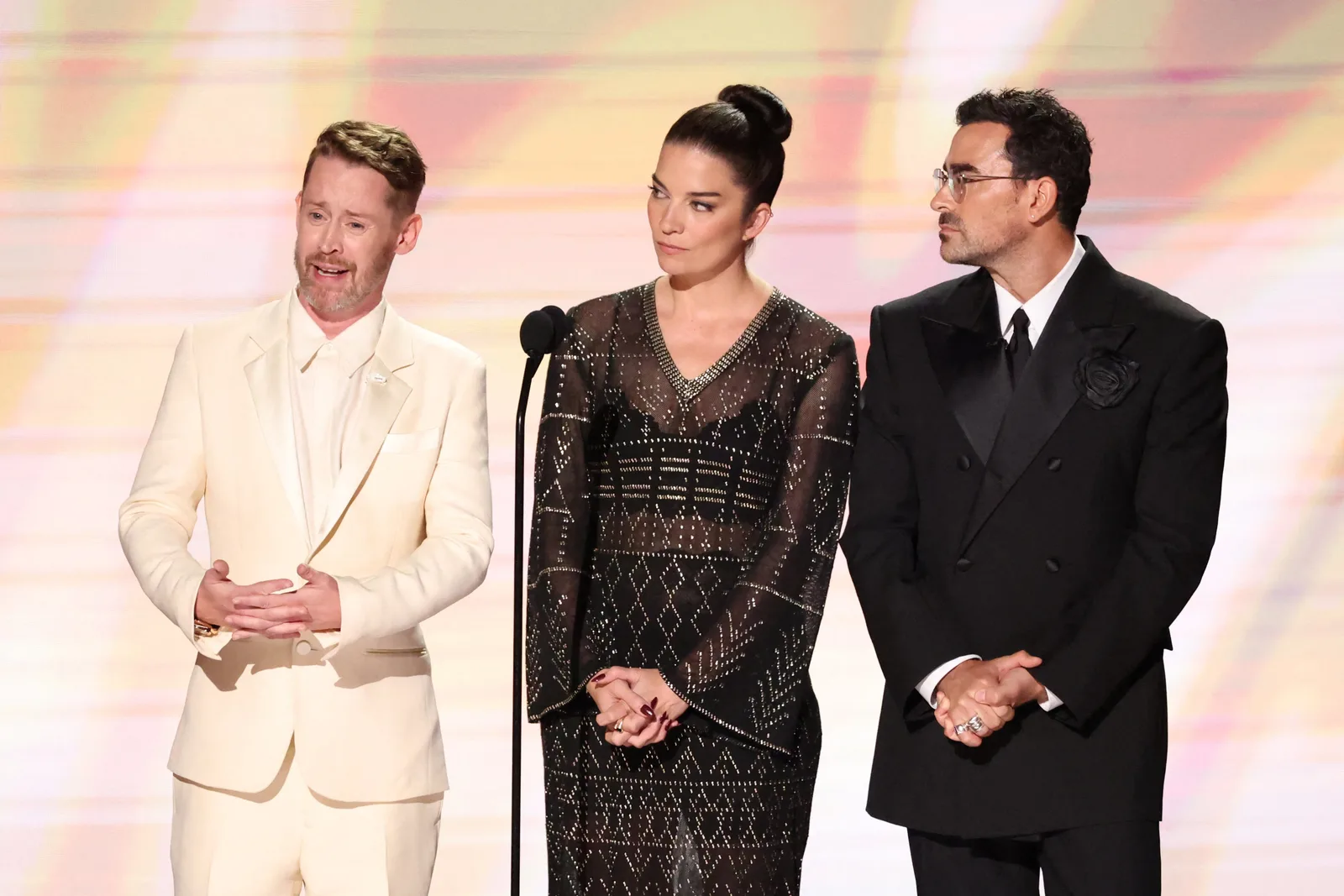 Macaulay Culkin homenageia Catherine O’Hara no Emmy 2026