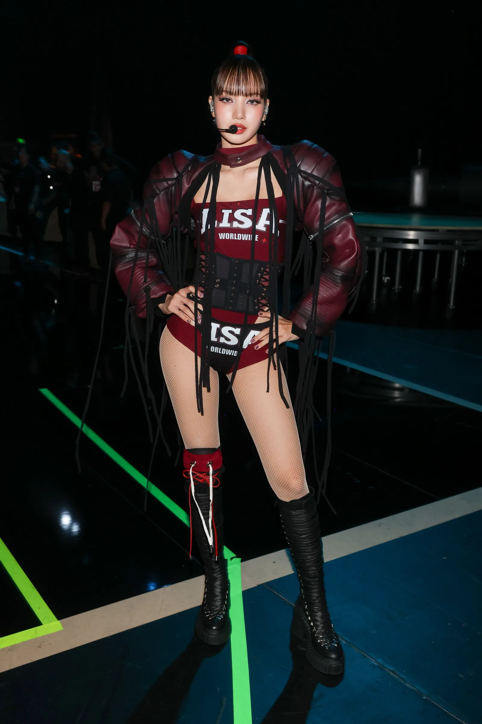 Lisa amplia fase solo com prêmio e apresentação no VMA 2026