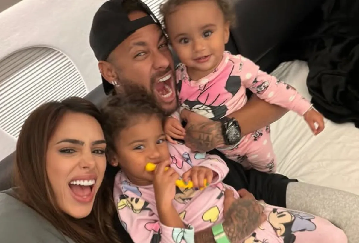 Filhote de Dachshund chega à família de Bruna Biancardi e Neymar