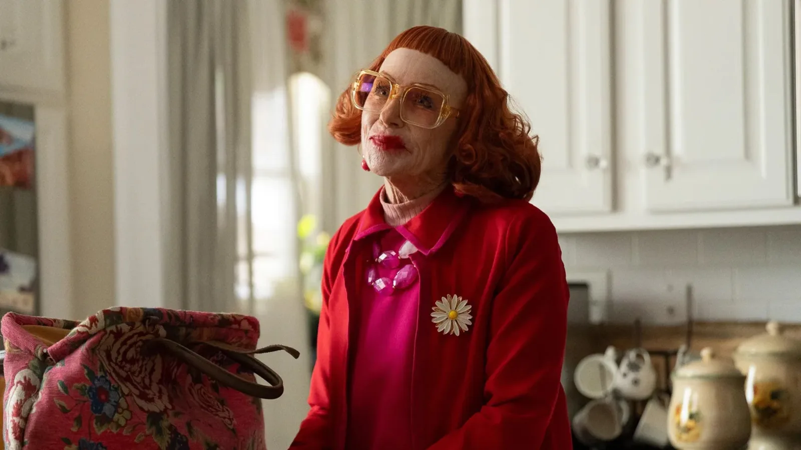 Zach Shields assume sozinho o roteiro de ‘Gladys’, derivado de ‘A Hora do Mal’