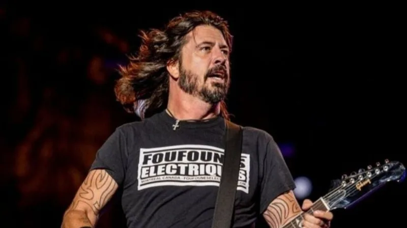Foo Fighters substitui banda e abre show do AC/DC em St. Louis