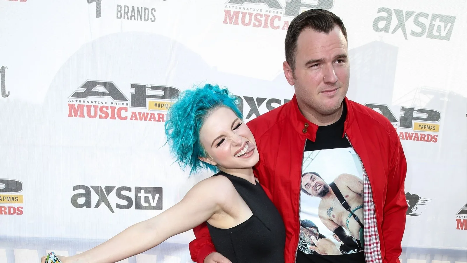 Hayley Williams lamenta morte de Chad Gilbert e destaca legado no hardcore