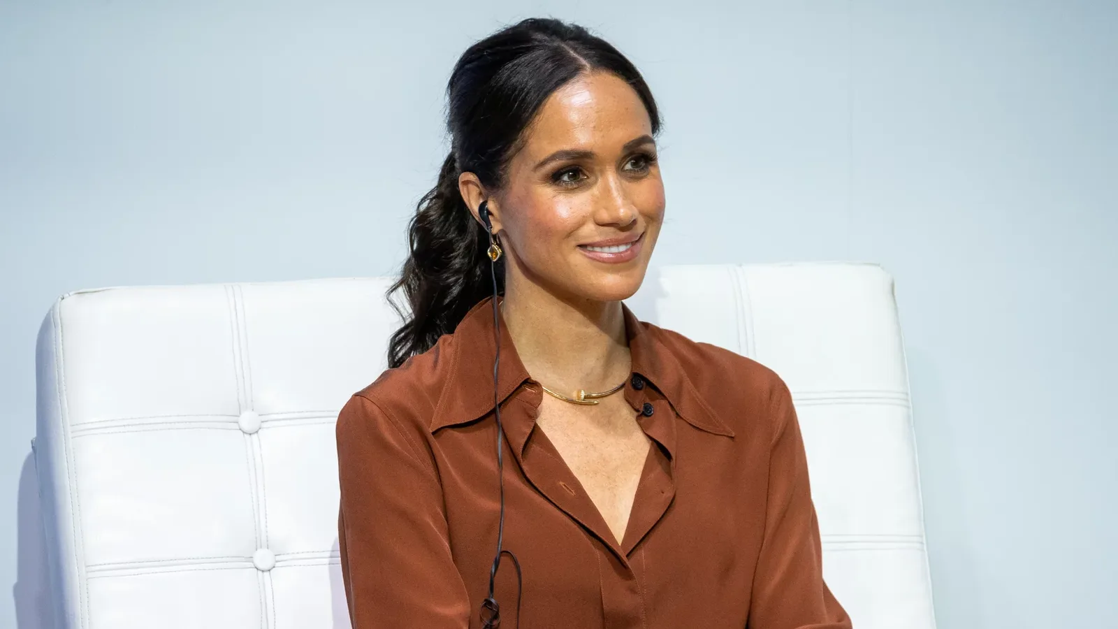 Livro dedicado por Meghan aparece no eBay, e Eugenie explica situação à duquesa