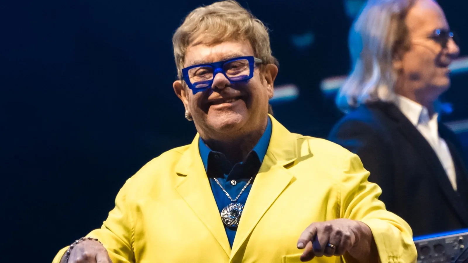 Elton John canta “Skyline Pigeon” no Rock in Rio e repete tradição brasileira