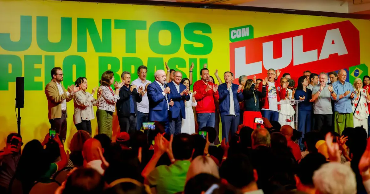 Campanha de Lula reorganiza estratégia após terminar primeiro turno atrás de Flávio