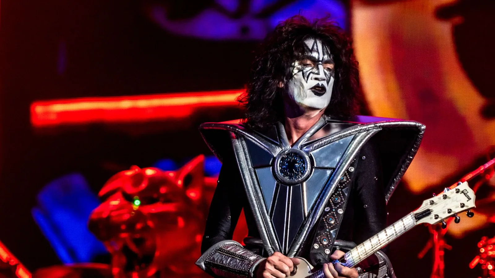 Kiss avalia música nova para projeto de avatares digitais