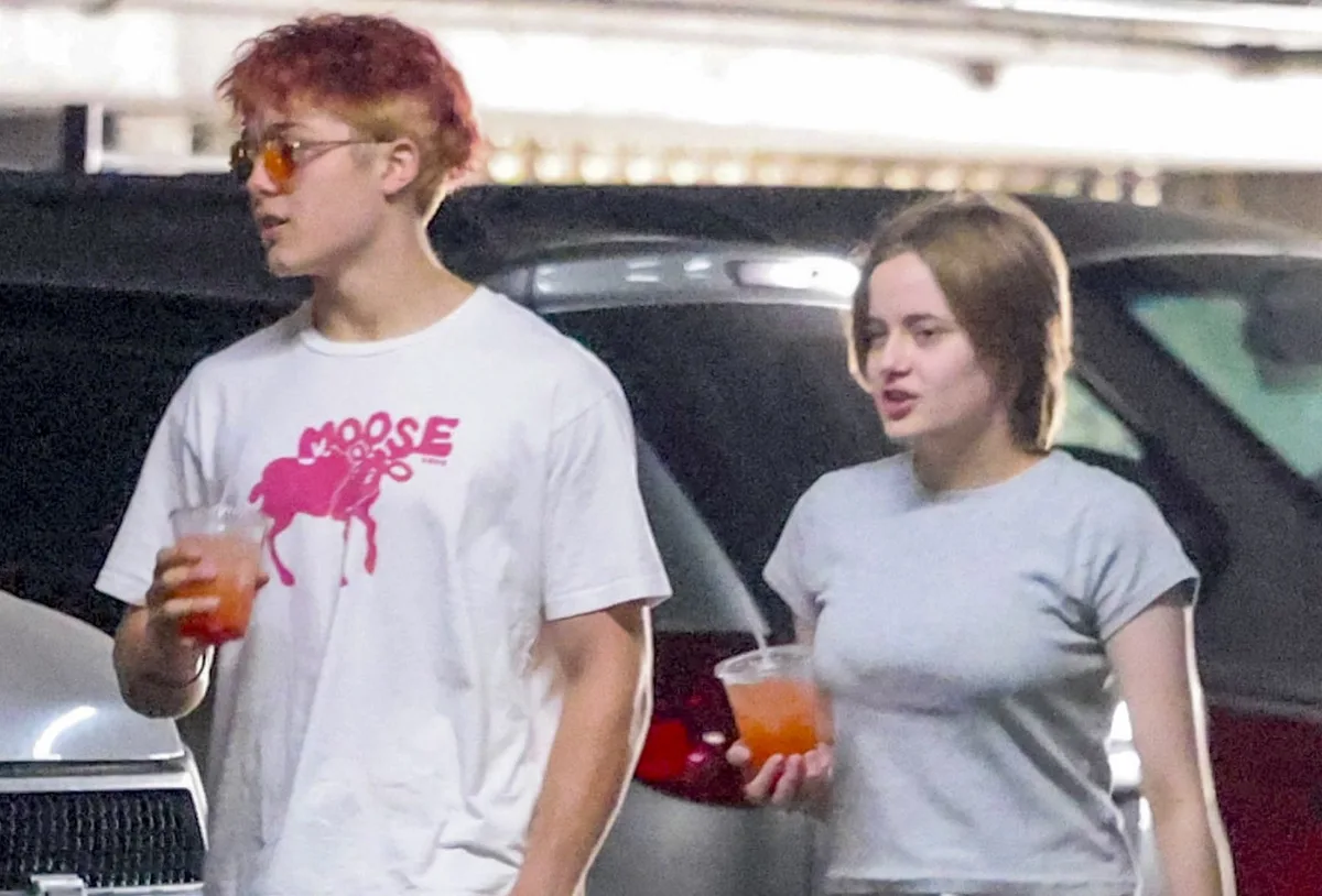 Vivienne e Knox Jolie são vistos em Los Angeles após mudança de sobrenome