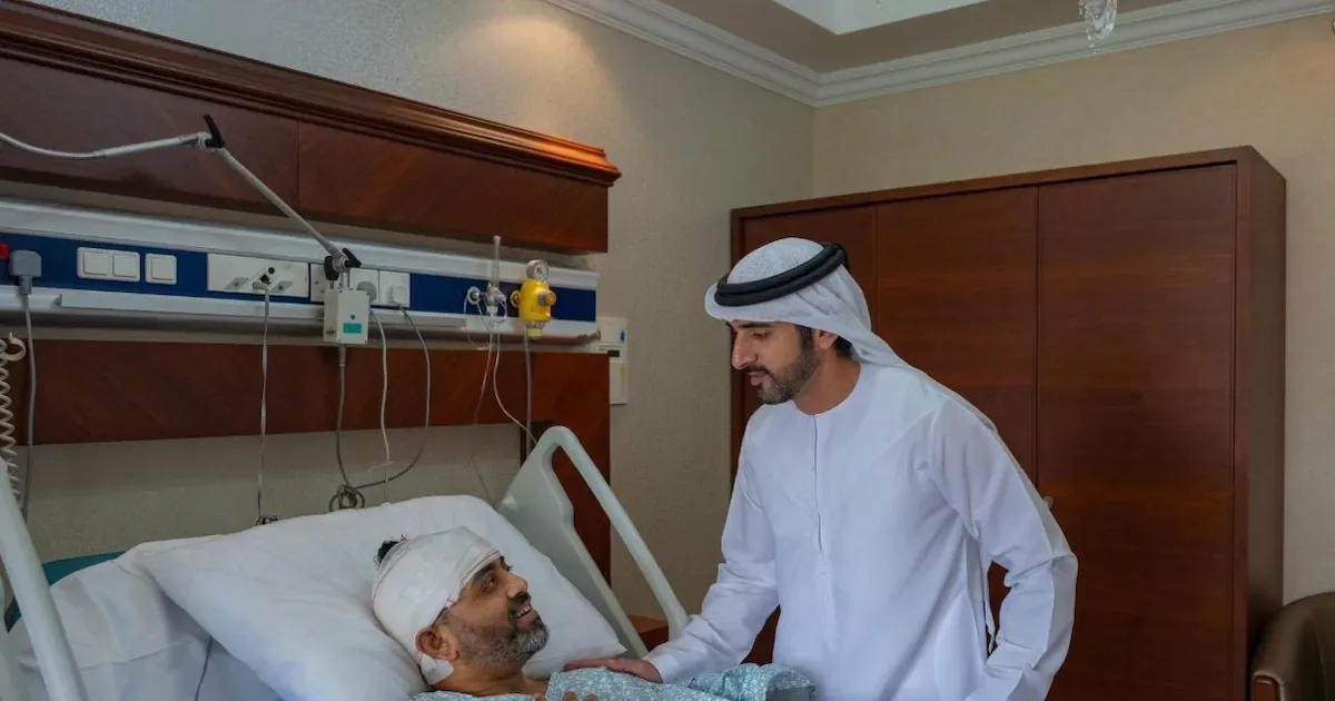 Príncipe de Dubai visita piloto ferido durante ataque em voo da FlyDubai