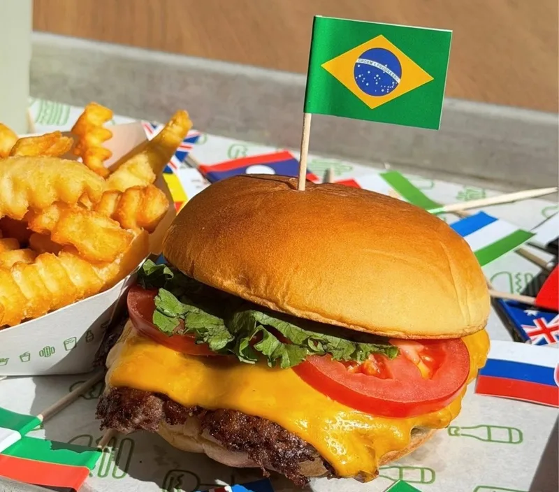 Shake Shack confirma estreia no Brasil e prevê 40 unidades em dez anos