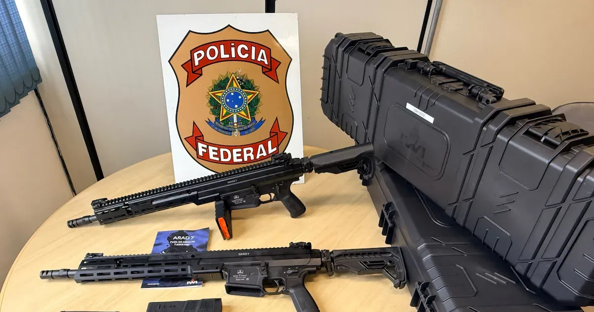 Operação Polaridade apreende dois fuzis em loja de São João de Meriti
