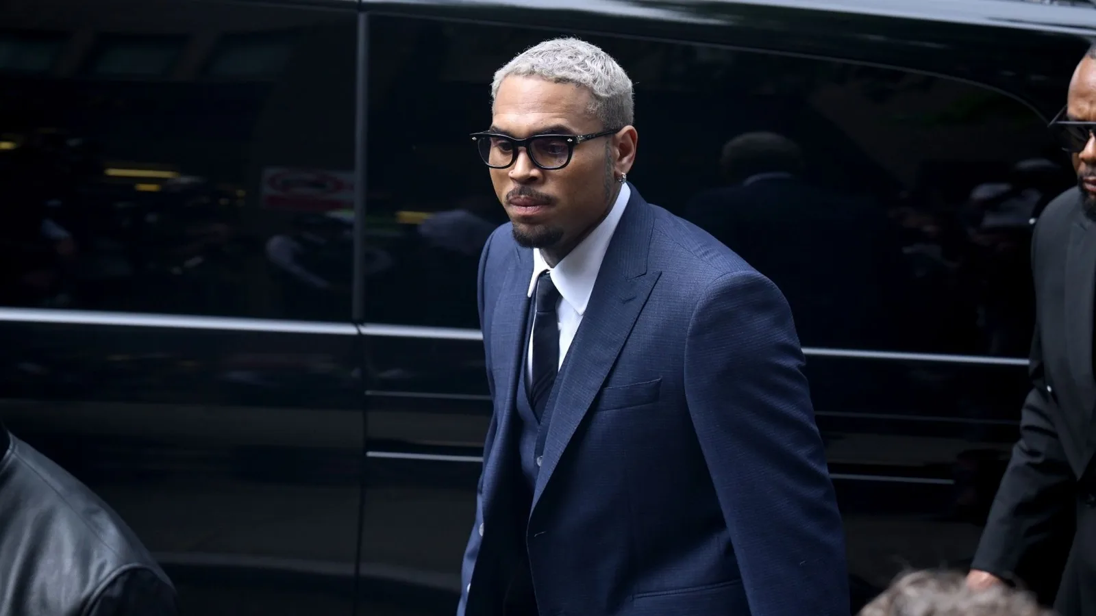 Maria Avila aceita indenização de US$ 9,5 milhões em caso envolvendo Chris Brown