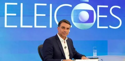 Flávio não responde sobre contrato com Vorcaro: 'Não cabe a mim'
