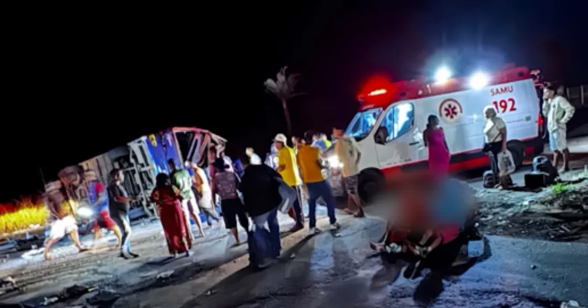 Colisão na BR-116 deixa seis mortos e 40 feridos em Minas Gerais