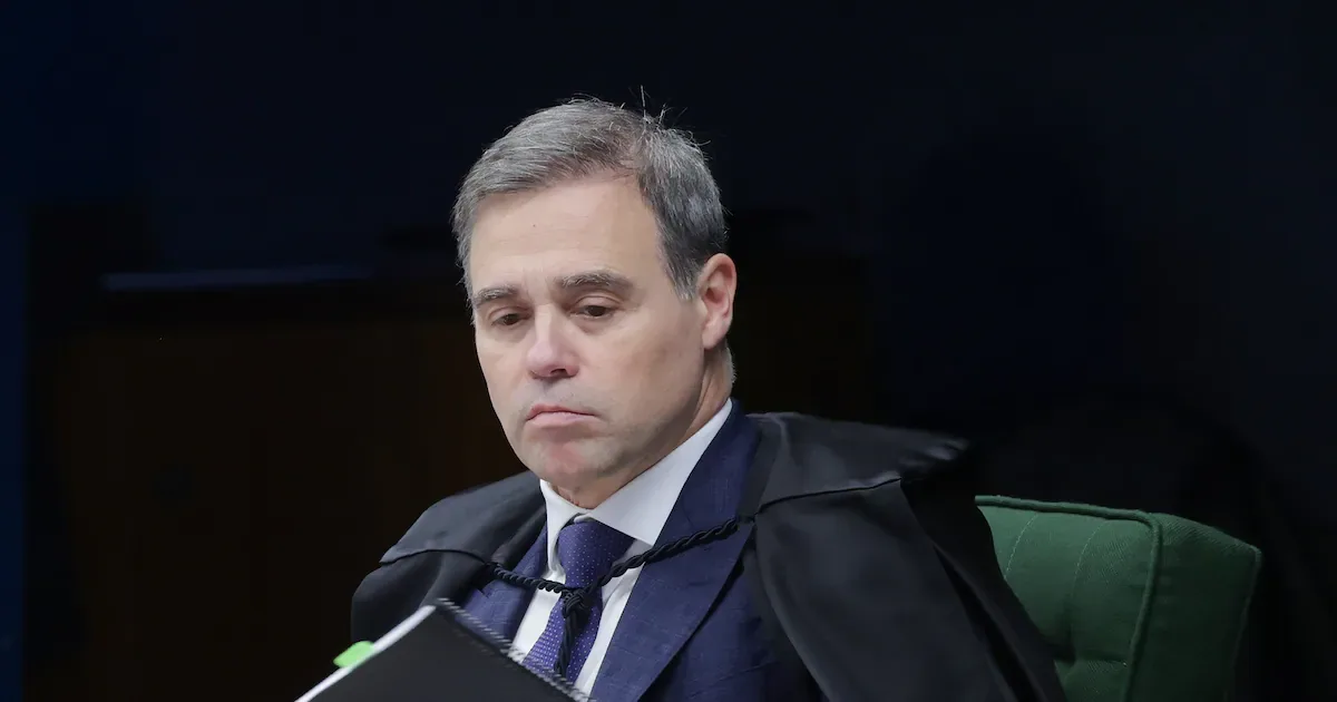 AGU prepara recurso contra afastamento de Andrei Rodrigues da PF