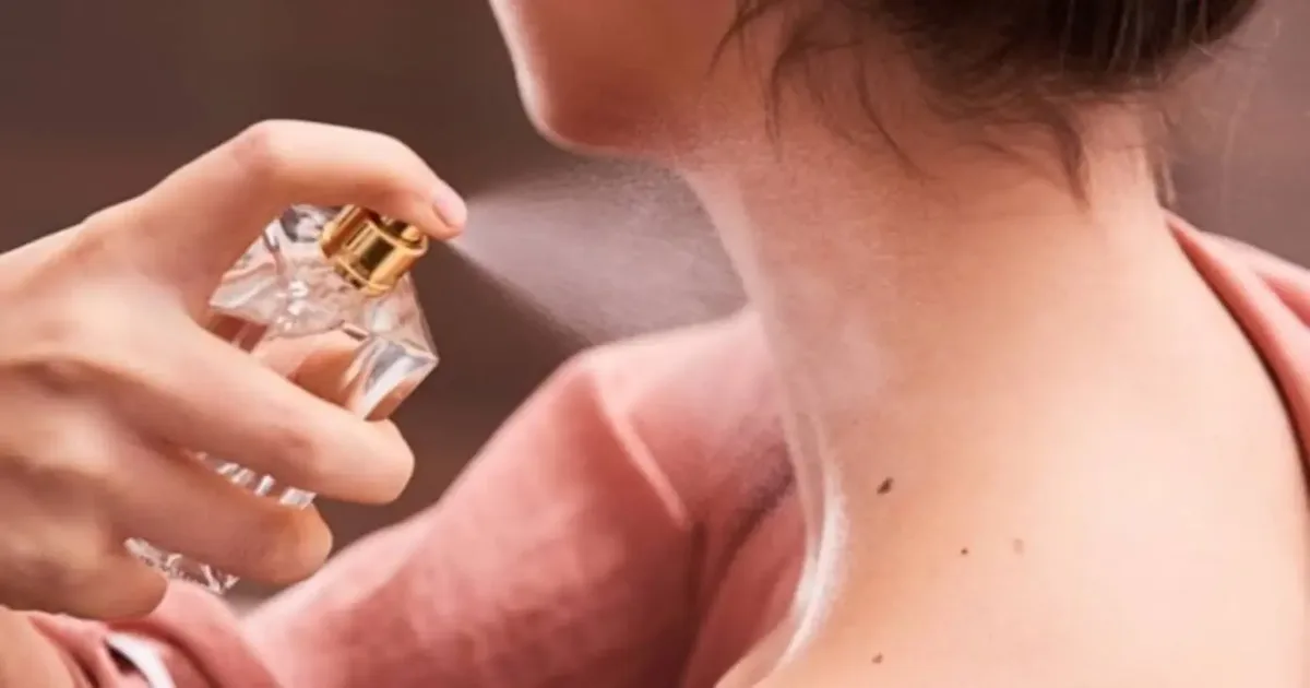 Cinco perfumes para usar no bar, com opções da Wepink e da Zara