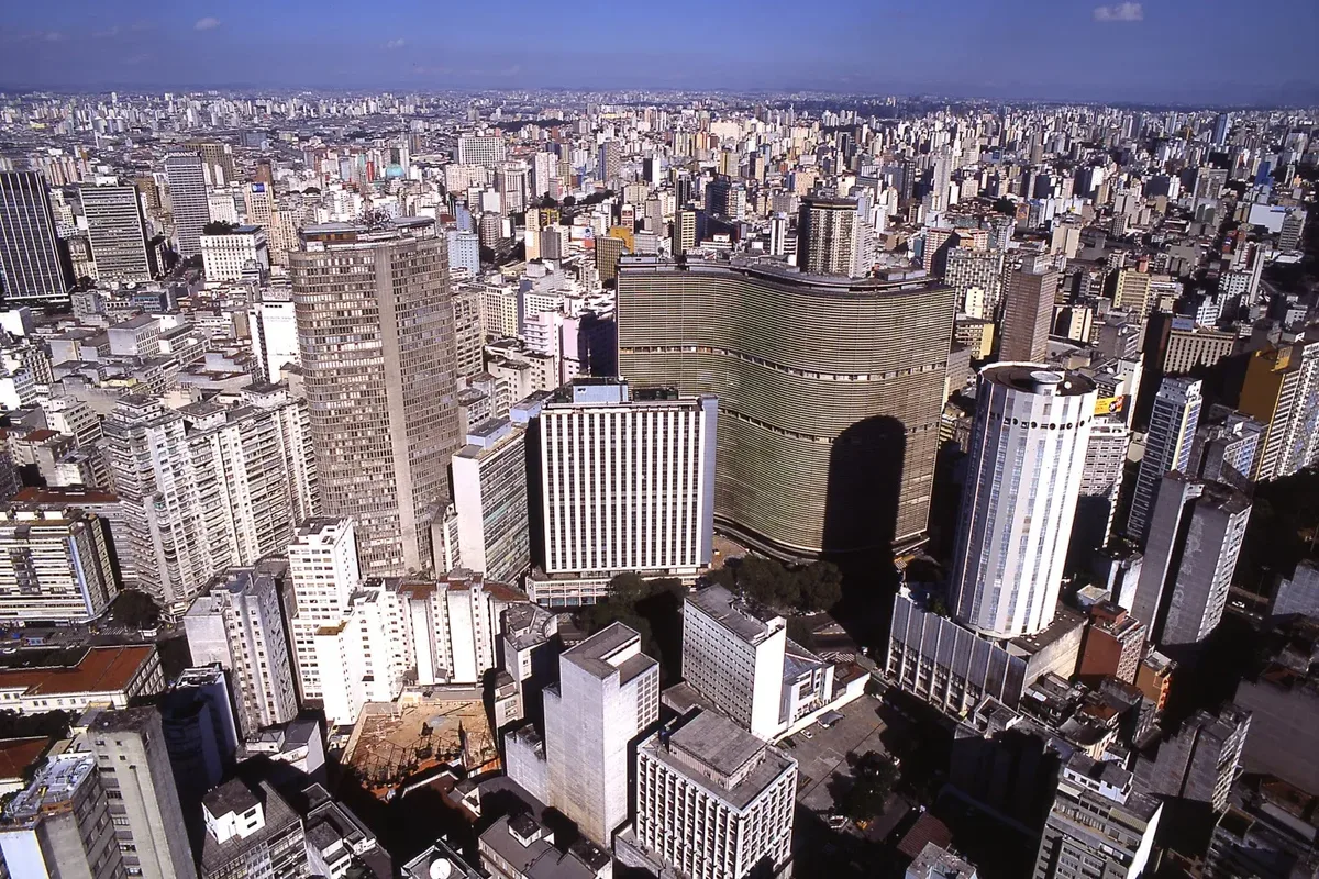 Chuva pode atingir faixa sudoeste de São Paulo neste sábado