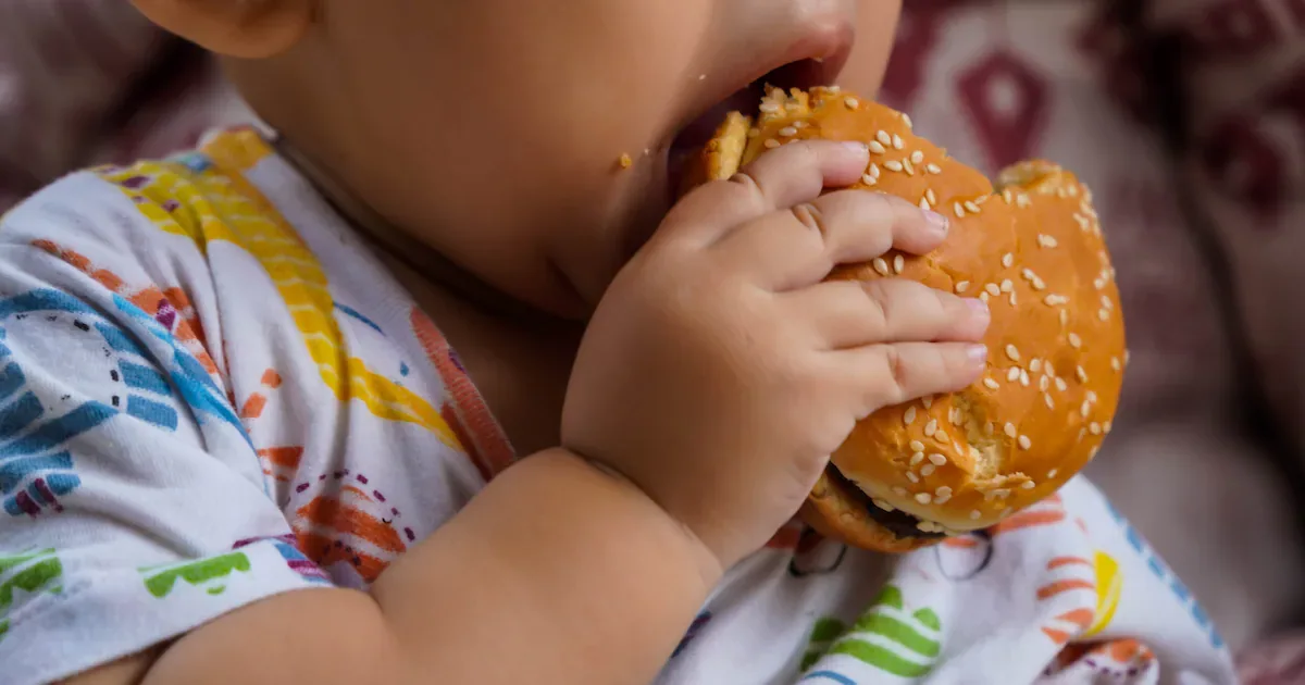 OMS publica orientações para enfrentar obesidade entre crianças e adolescentes