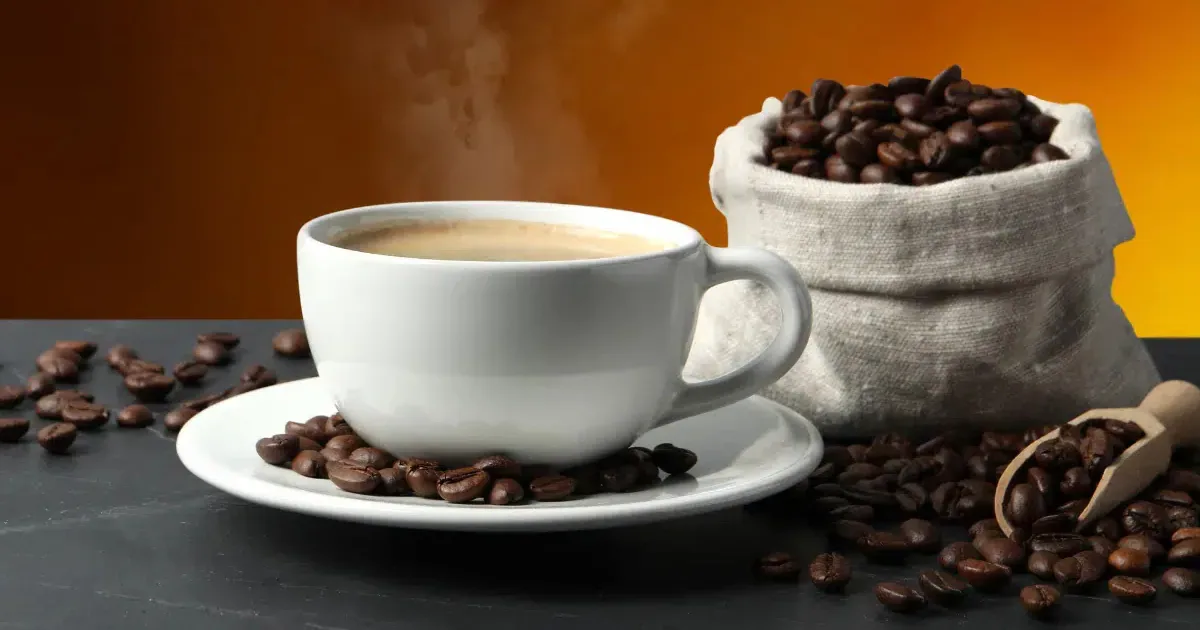Café estimula, mas não substitui refeições, alerta nutricionista