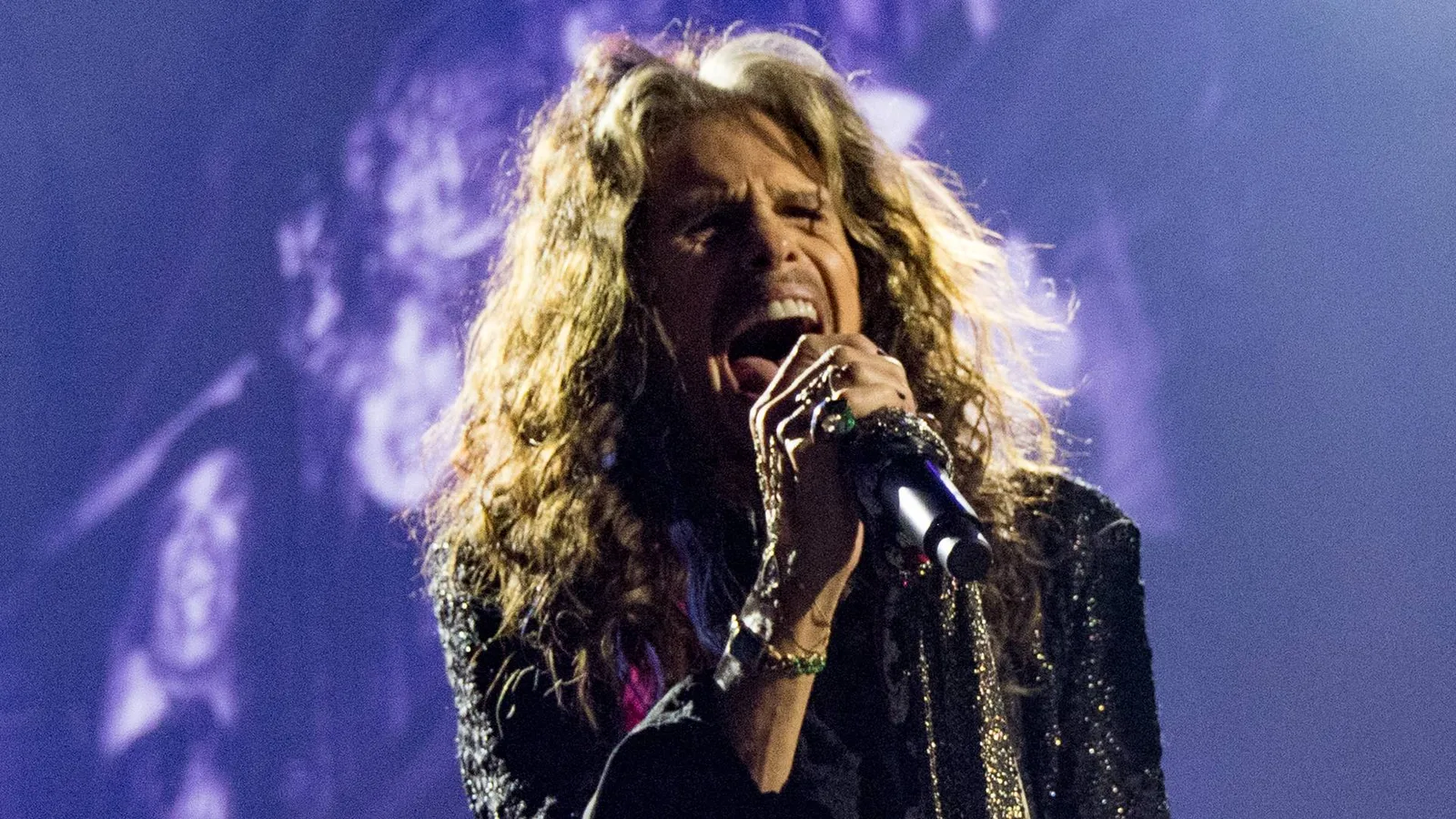 Aerosmith sugere retorno aos palcos com vídeo gravado no Hollywood Bowl