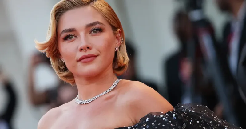 Florence Pugh questiona silêncio masculino diante de denúncias de violência sexual