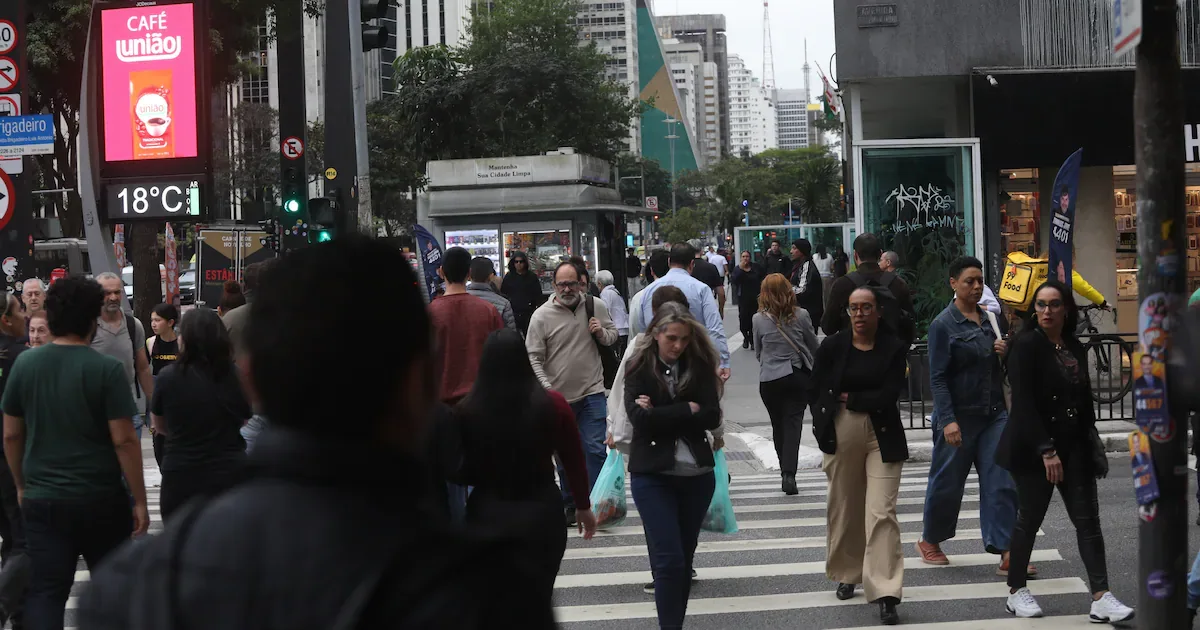 Chuva e tempestades devem marcar domingo de eleição em várias regiões