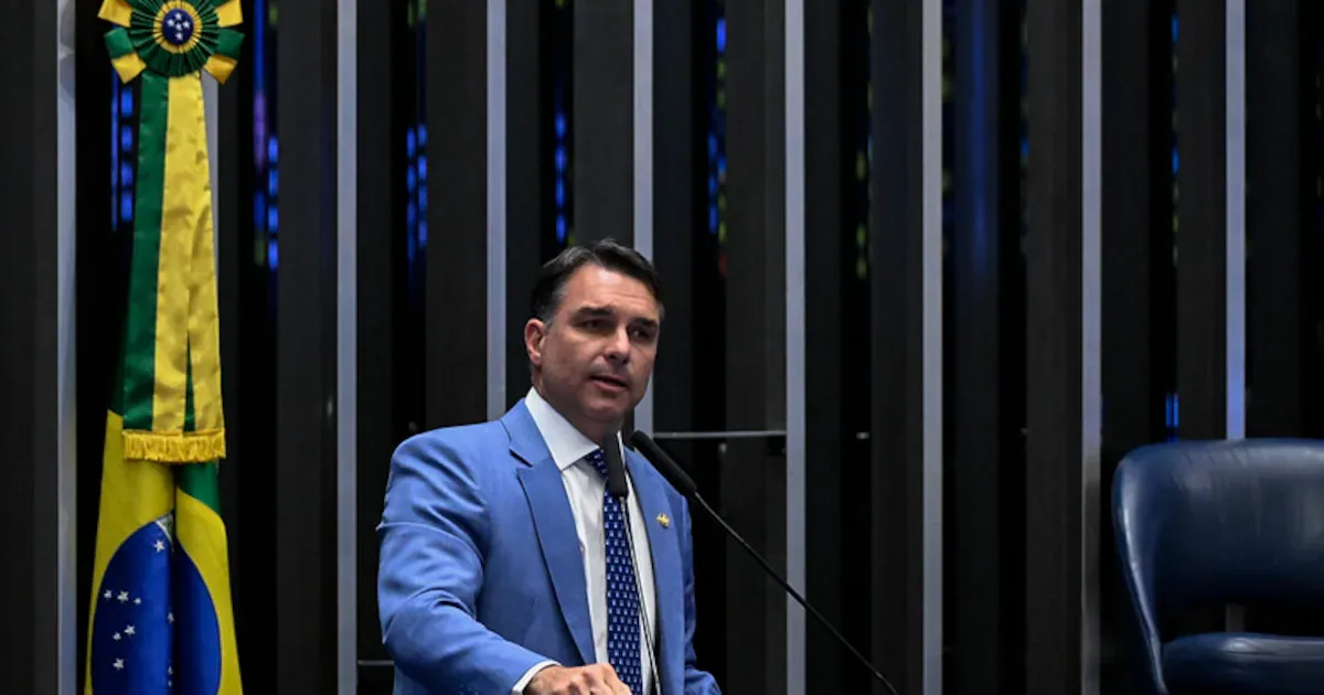 Campanha de Flávio Bolsonaro atribui à PF análise de contas de Dark Horse