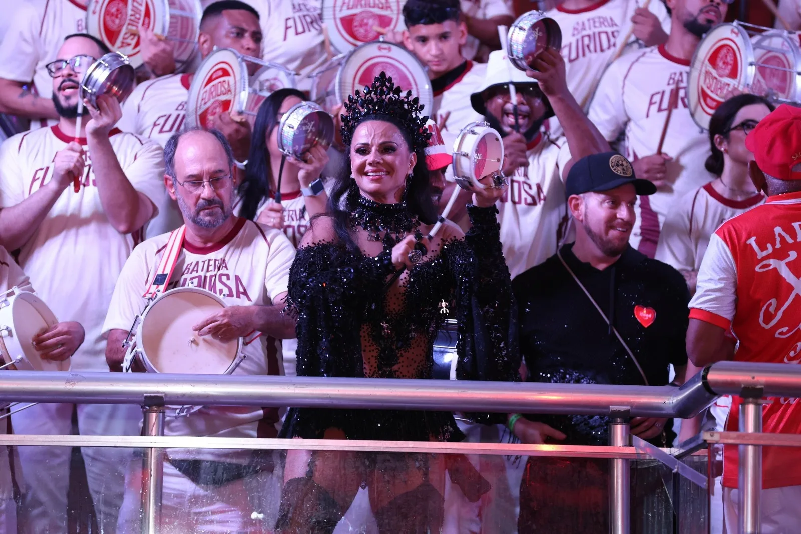 Viviane Araujo participa de ensaio do Salgueiro para o Carnaval 2027