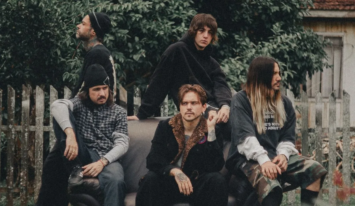 BAD LUV lança álbum com nove faixas e parcerias com Badauí e Luccas Carlos