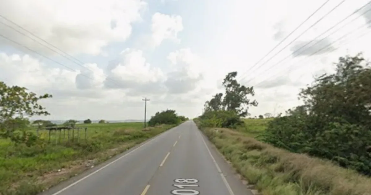 Piloto fica ferido após queda de moto que matou passageira em Conde