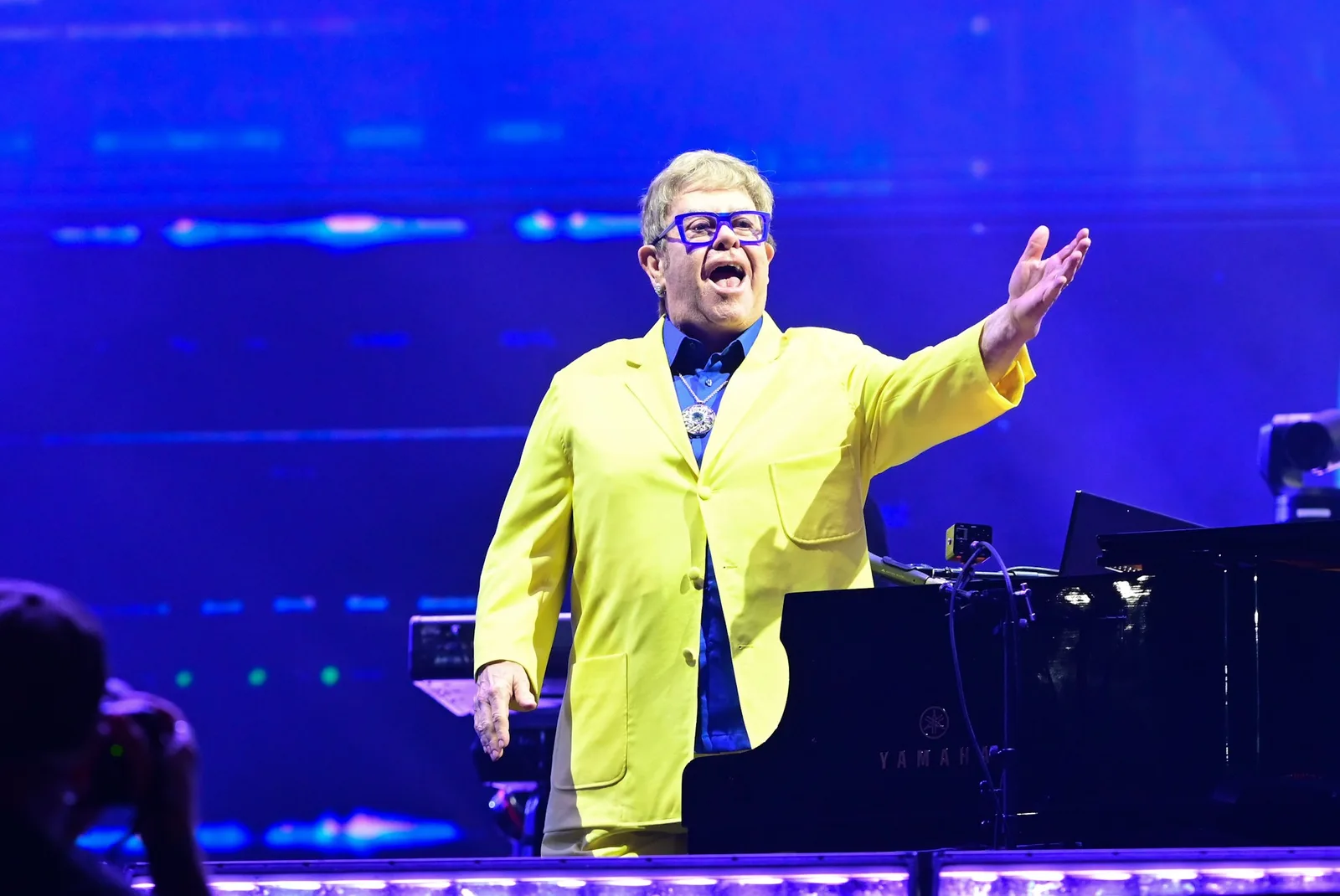 Elton John reúne hits e emociona fãs no Rock in Rio